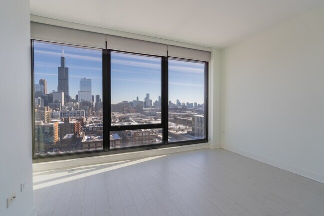 Foto del edificio - 1035 W Van Buren St