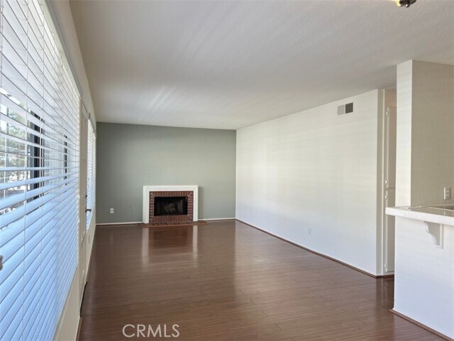 Building Photo - 25675 View Pointe