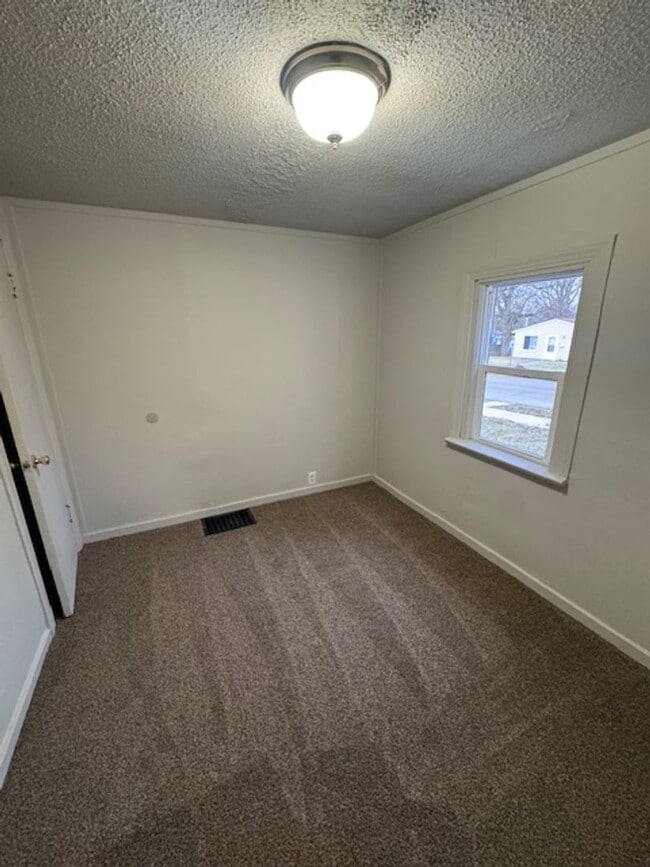 Building Photo - 4917 Webster St