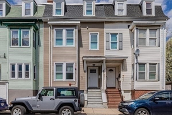 Primary Photo - 92 Lexington St