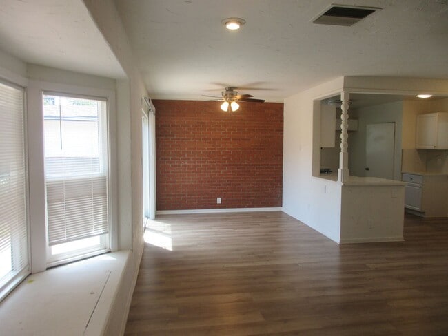 Building Photo - Reduced price on this lovely 3 bedroom Lake Balboa home on McLennan Avenue