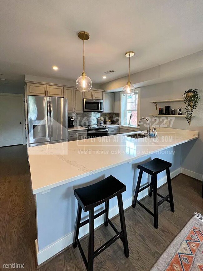 Building Photo - 3 br, 2.5 bath Condo - 1244 Raum Street No...