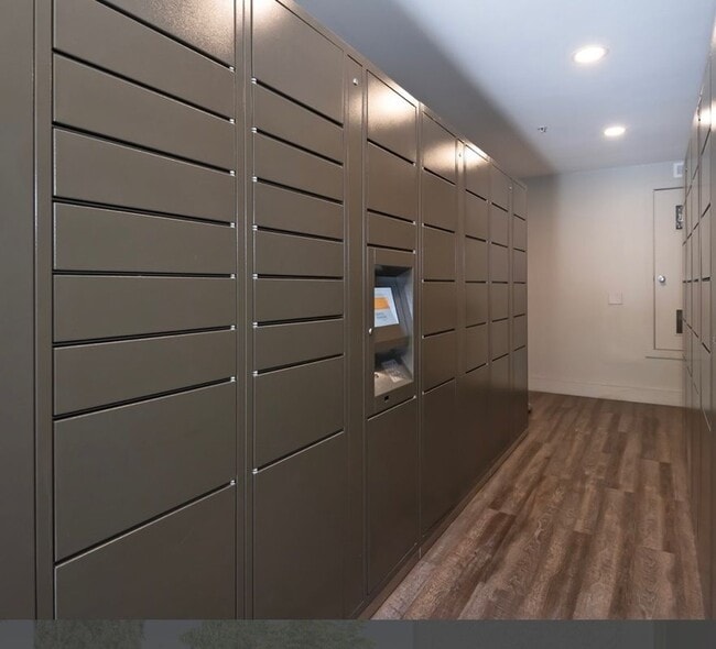 Building Photo - 25339 The Old Rd