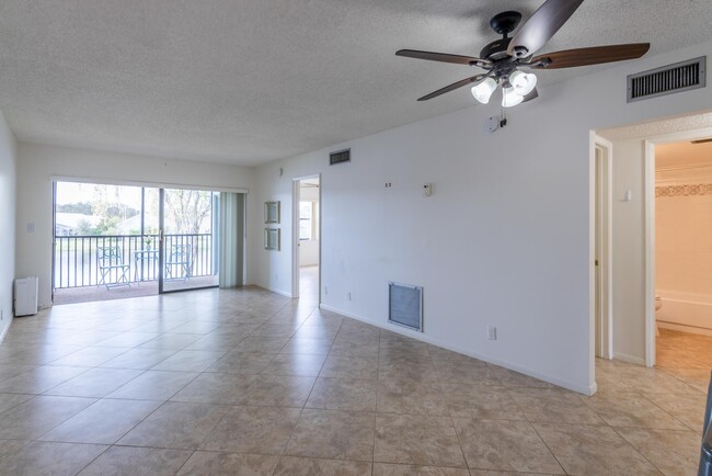 Building Photo - 12829 Briarlake Dr