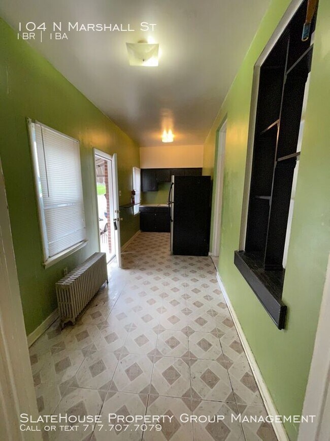 Building Photo - 1 Bedroom Apartment with private entrance