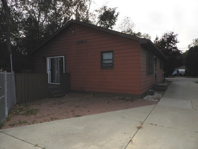 Building Photo - 37707 N North Ave