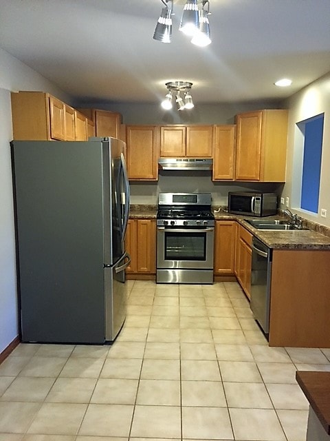 Building Photo - 1350 Rock Run Dr