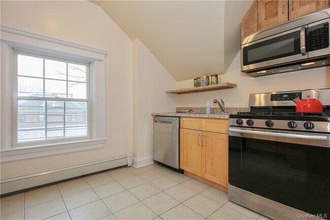 Foto del edificio - 270 W 261st St