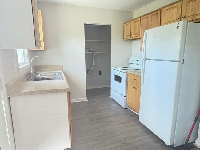 Photo - Edenroc Ln. House