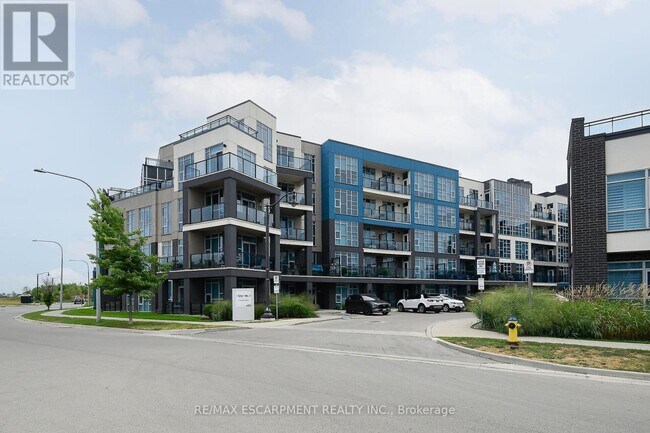 Building Photo - 10 Concord Pl