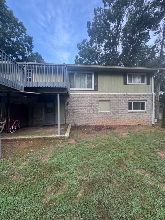 Foto del edificio - 3480 Ridgeway Ct NW