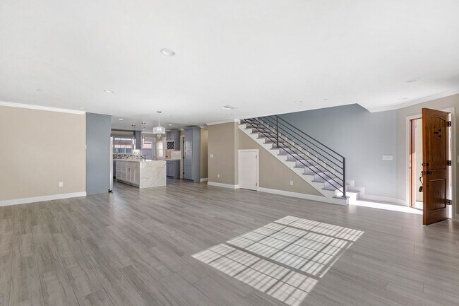 Foto del edificio - 2216 N Frederic St