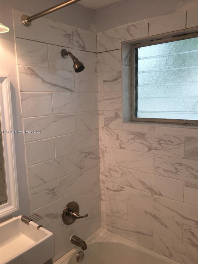 Foto del edificio - 2507 Andros Ln