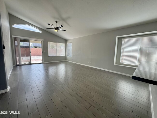 Building Photo - 8667 E Pinchot Ave