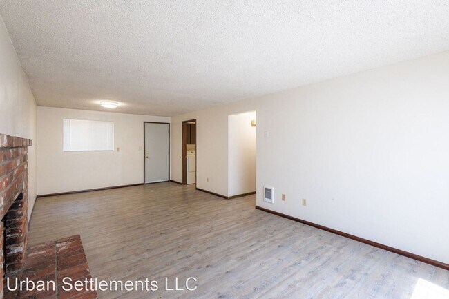 Building Photo - 2 br, 1 bath House - 1242 2nd Street