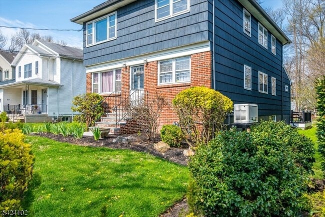 Building Photo - 52 Johnson Ave