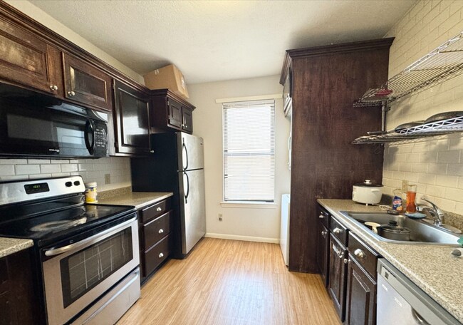 Foto del edificio - 1578 Tremont St