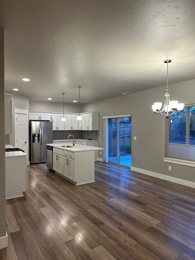 Foto del edificio - Beautiful home in Mirada!  A must see!