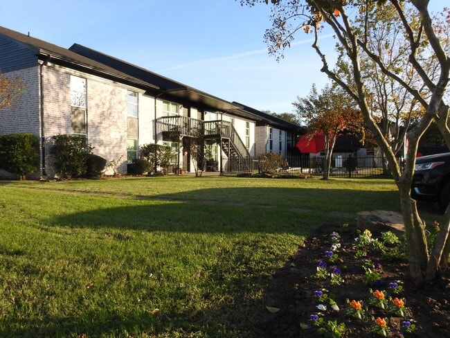 Beautiful courtyards - Tomball Ranch
