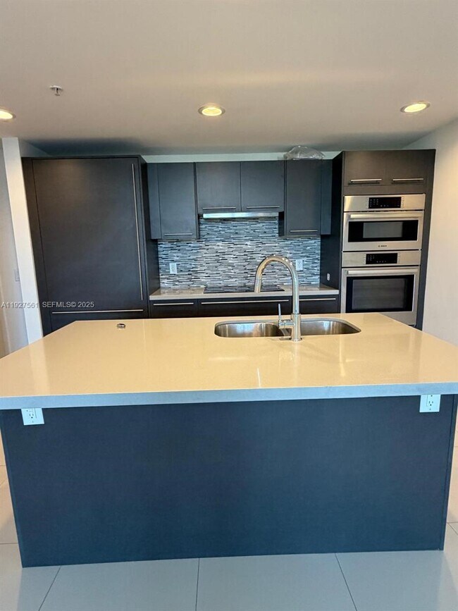 Building Photo - 7661 NW 107th Ave