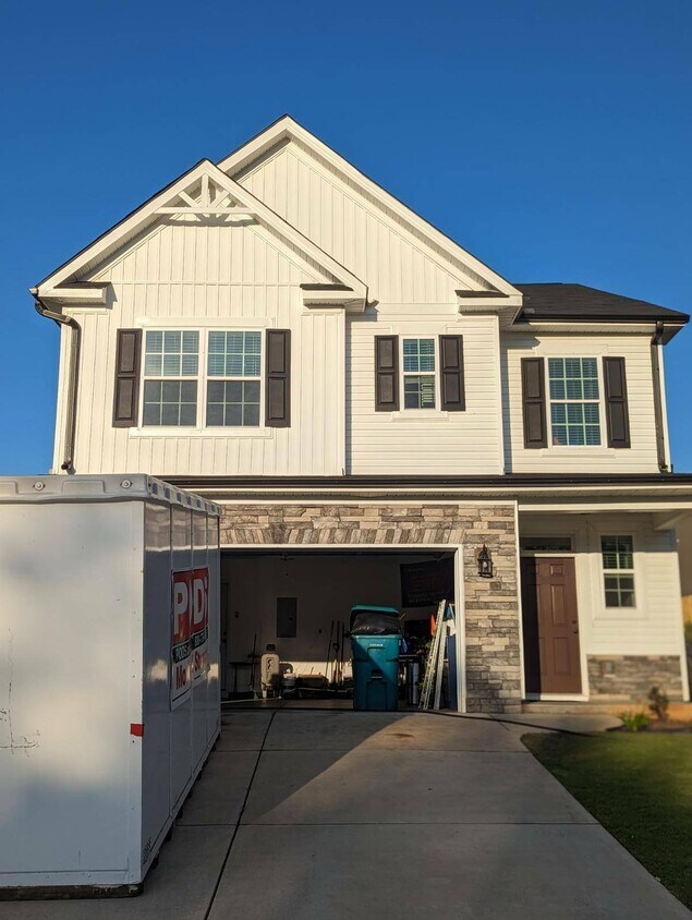 Foto principal - 5105 Heathbrook Dr