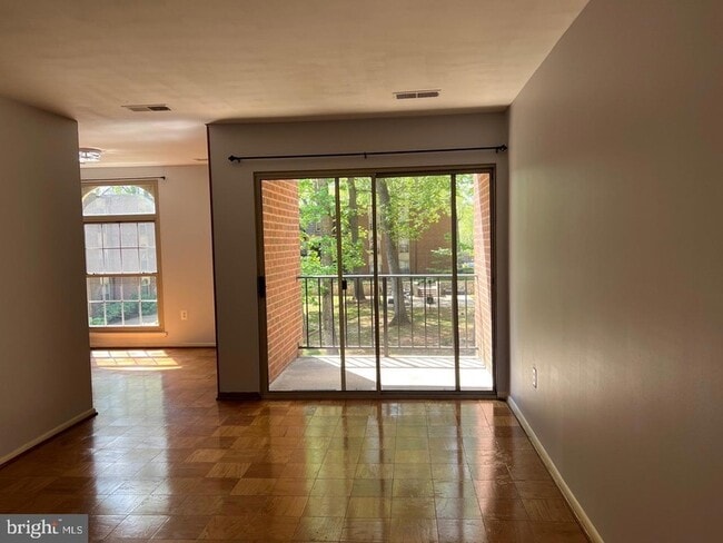 Foto del edificio - 3356 Woodburn Rd