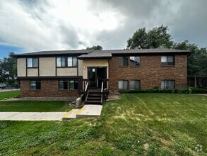Building Photo - 2621 E Uintah St