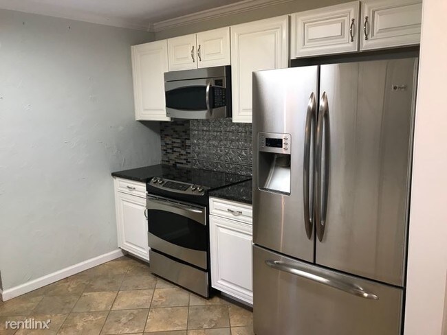 Building Photo - 3 br, 2 bath House - 411 Laurelann Dr