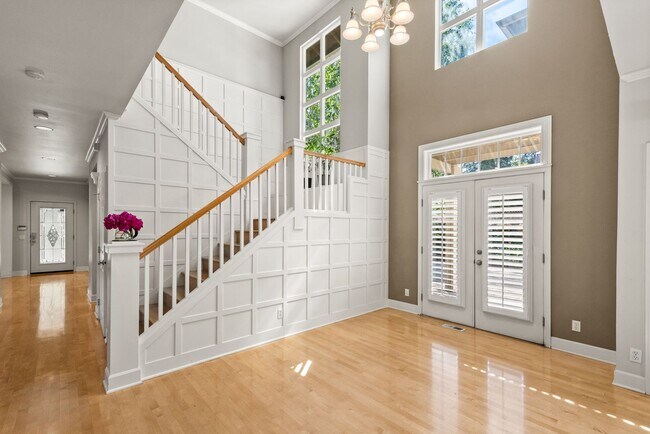 Foto del edificio - Luxury Remodeled Home in Prime West Bellevue Location