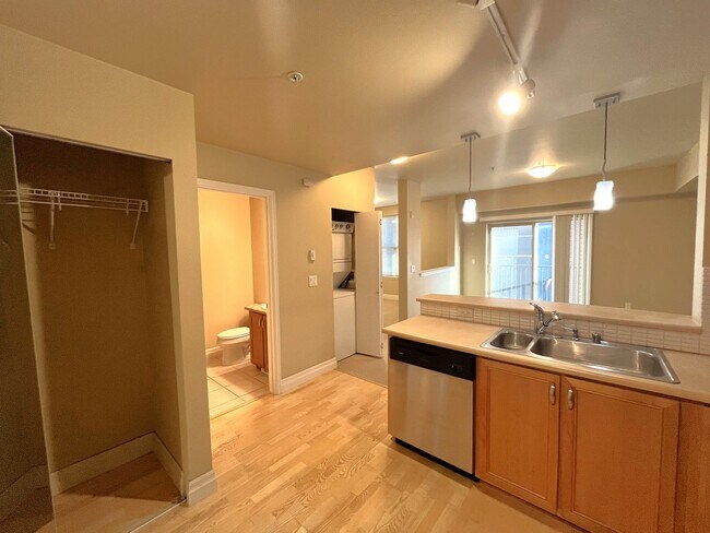 Foto del edificio - Wonderful Condo Located In Downtown Fairhaven