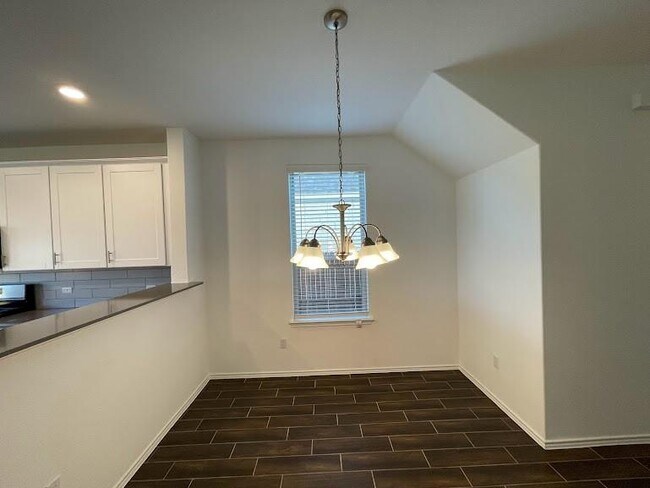 Foto del edificio - 640 Pickrell loop