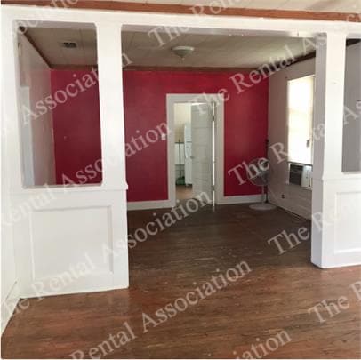 Building Photo - 214 S Bonner St