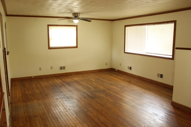 Building Photo - 3301 Scottwood Rd