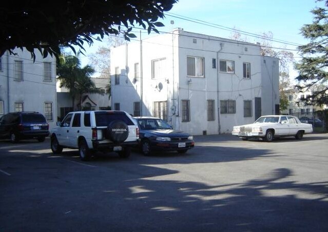Building Photo - 1200-1208 S Plymouth Blvd