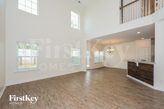 Foto del edificio - 736 Redbud Ln