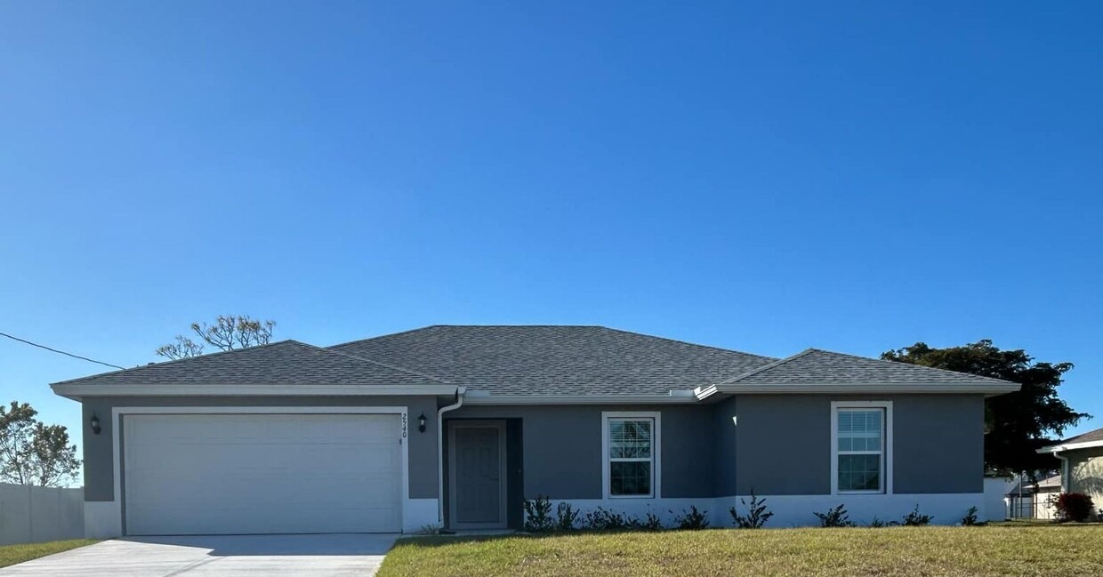 Foto principal - BRAND NEW CONSTRUCTION 4/2 Cape Coral