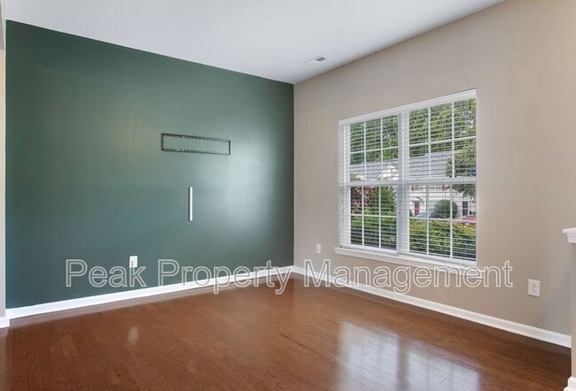 Building Photo - 6003 Bluffwood Ct