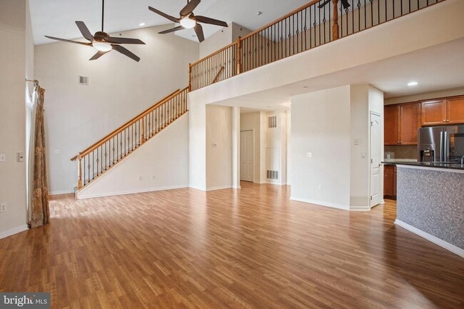 Building Photo - 564 Carson Terrace