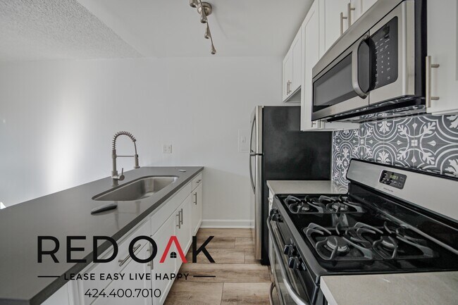 Foto del edificio - Stunning One Bedroom with Spacious Rooms, ...