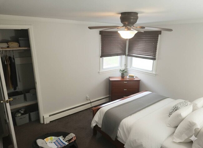 Foto del edificio - 461 Gibbs Pond Rd