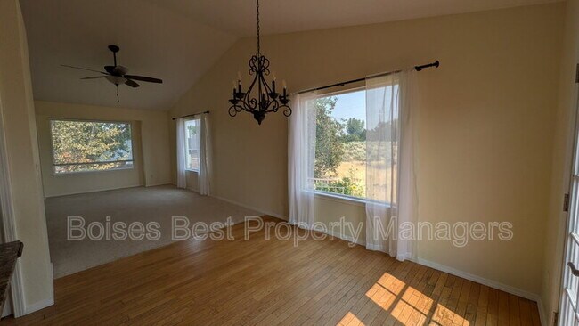 Foto del edificio - 5734 S Hollyhock Pl