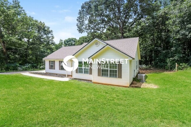 Building Photo - 3 Bedroom Pet-Friendly Home in NEWNAN, GA ...