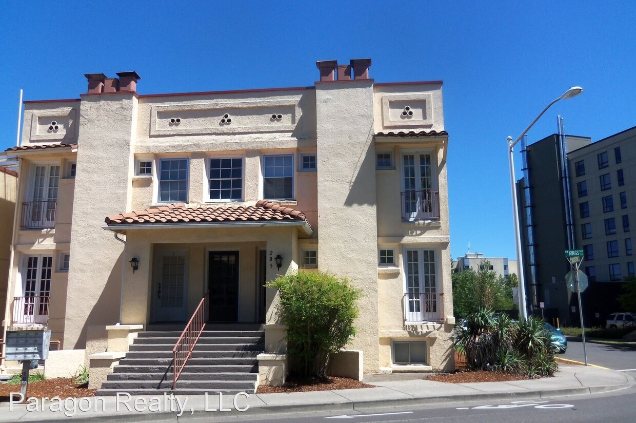 Primary Photo - 204 NW 17th St