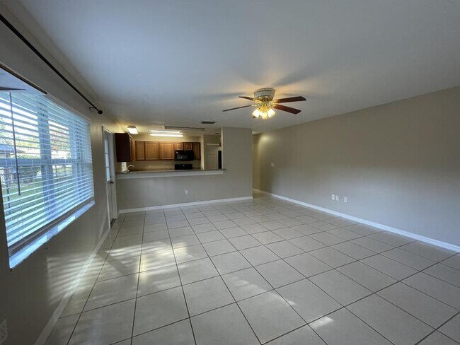 Building Photo - 5 Braddock Ln