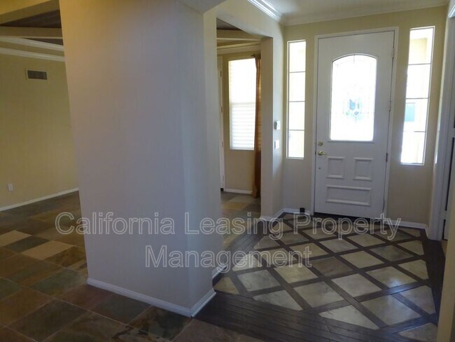 Foto del edificio - 28939 Rock Canyon Dr