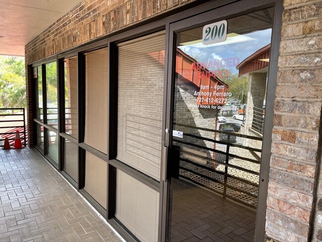 Foto del edificio - 3102 W Waters Ave