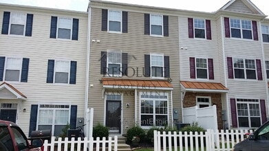 Building Photo - 2210 Valley Edge Dr