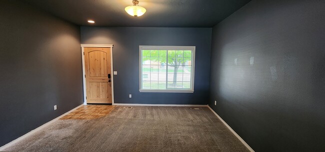 Building Photo - 5732 S Kimmer Cove Way