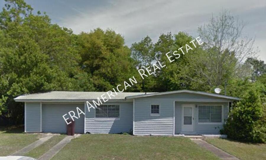 Foto principal - Large fenced yard,3 bedroom 1 bath home