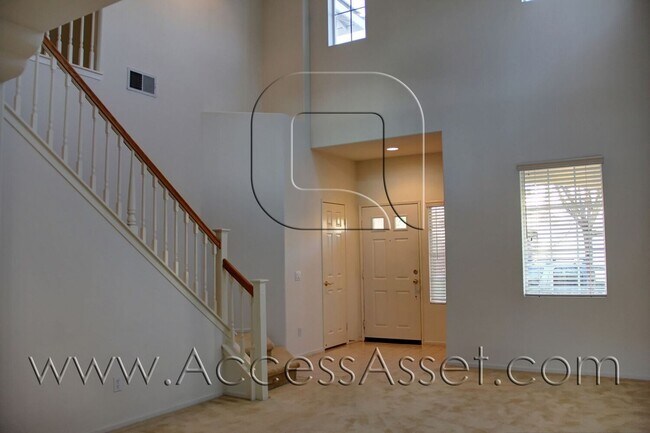 Foto del edificio - Spacious 3-Bedroom Temecula Home with Loft & Two-Car Garage